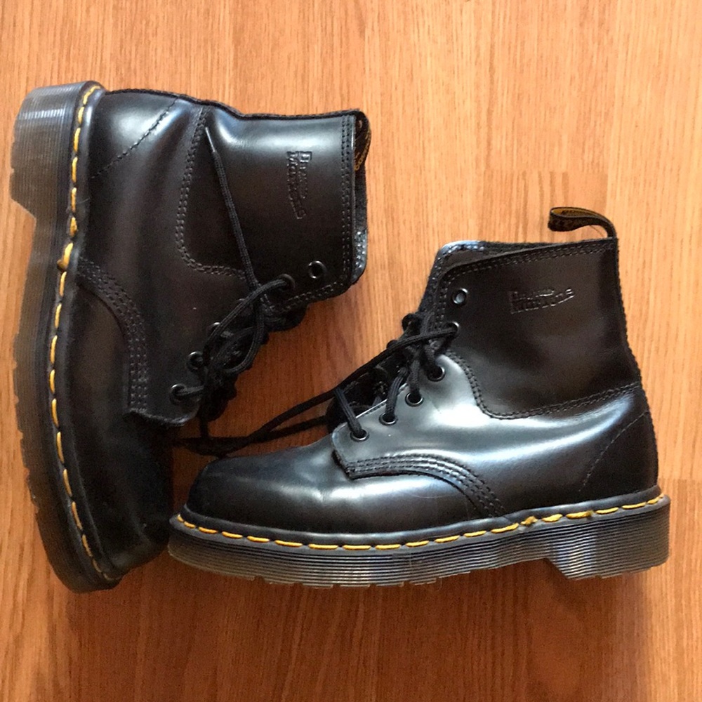 Dr. Martens KIDS size 3 hardly worn